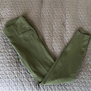 Athleta Metro High-Waisted Pockets Legging Yoga Pants Hunter Jasper Green Medium